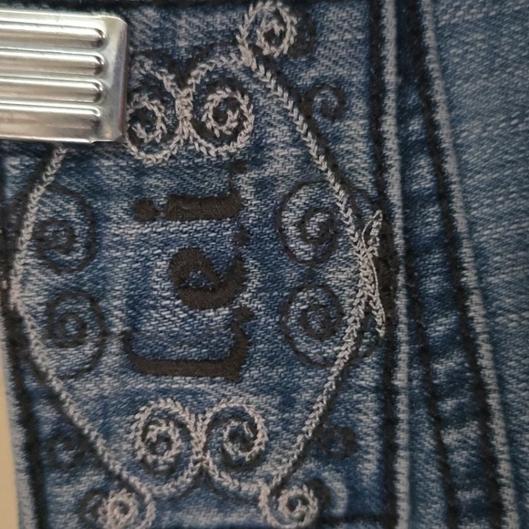 Y2K l.e.i Ashley Trouble flare leg jeans - Picture 6 of 7